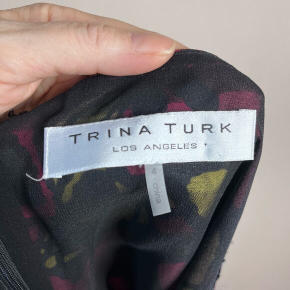 TRINA TURK Halter Top Womens 4 Red Green Gray Tan Abstract Butterfly 100% Silk - Picture 3 of 4